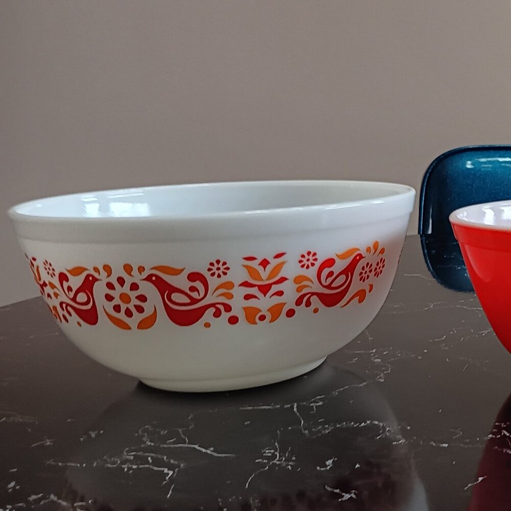 Vintage Near Mint Friendship Bird Pyrex Set of 3 Mixing Nesting Bowls 60s 70s